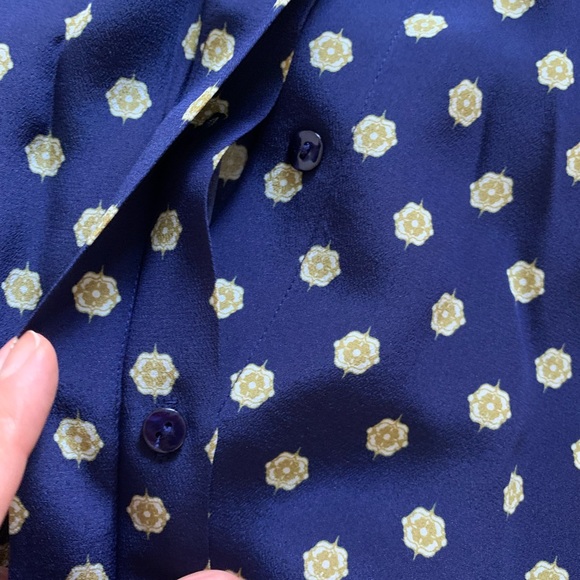 L’AGENCE pure silk wrap belted button up midi dress - Picture 4 of 10